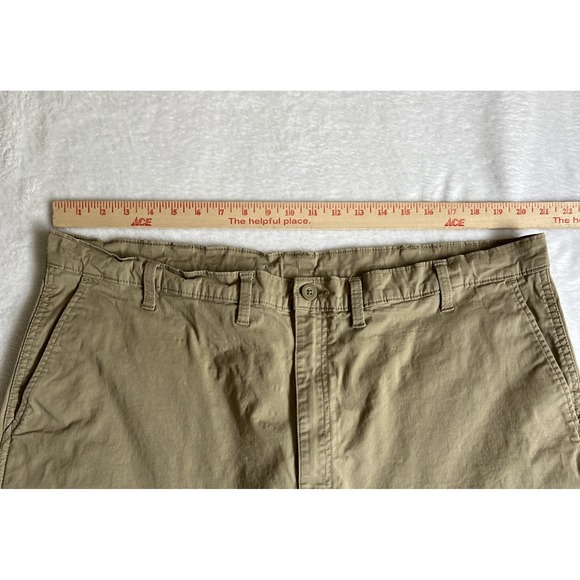 Wranglers Men's Shorts Flat Front Zip Pocket Bermuda Size 44 Khaki Beige - Picture 4 of 7